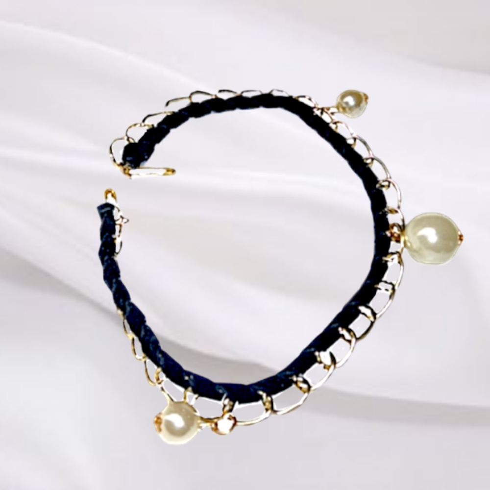 👣4/$20. Black Velvet Choker w/Gold Tone Chain & Faux Pearls - Picture 4 of 4